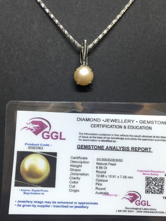 GGL Certified Pearl Necklace. Natural 
