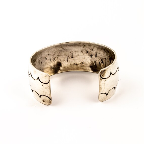 Hypnotic Vintage Native American Navajo Turquoise Coral Chip Inlay Snakes Silver Bracelet Hypnotic Vintage Native American Navajo Turquoise Coral Chip Inlay Snakes Silver Bracelet