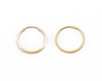 10 KT Gold Pipe Hoop Earrings