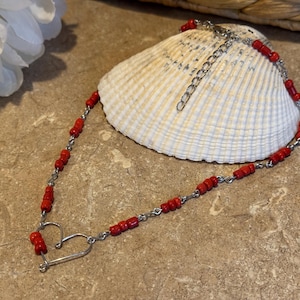 Gargantilla de cuentas de corazón • Collar de alambre hecho a mano • Collar de cuentas • Collar de amor