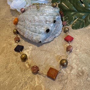 Gargantilla delicada de cuentas • Collar de alambre hecho a mano • Collar de cuentas