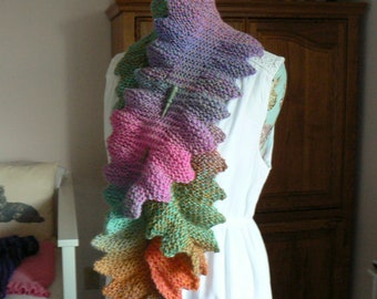Dragontail Scarf: Scalloped Ruffle Edges, Loom Knit Pattern (PDF Pattern)