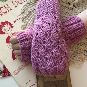 More Kitty Mitts for loom knitters image 3