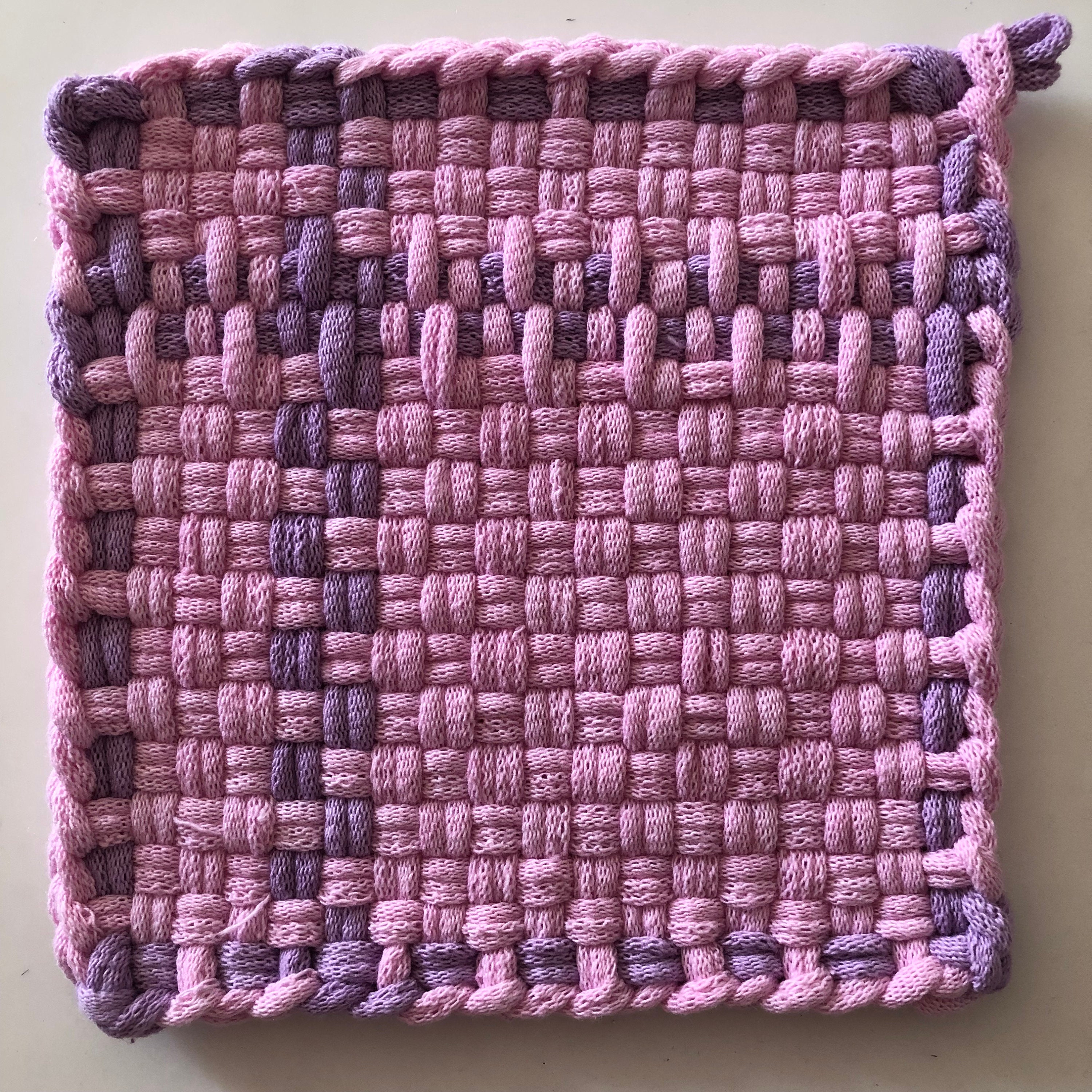 30 Ways to Weave a Potholder: Color Patterns in Plain Weave for the Potholder  Loom (Weaving on the Potholder Loom) by Goerl, Wendy: Very Good Soft cover  (2014) 1st Edition.