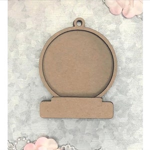 Adorno de bola de nieve con forma de bola de nieve de Scrapaholics Chipboard