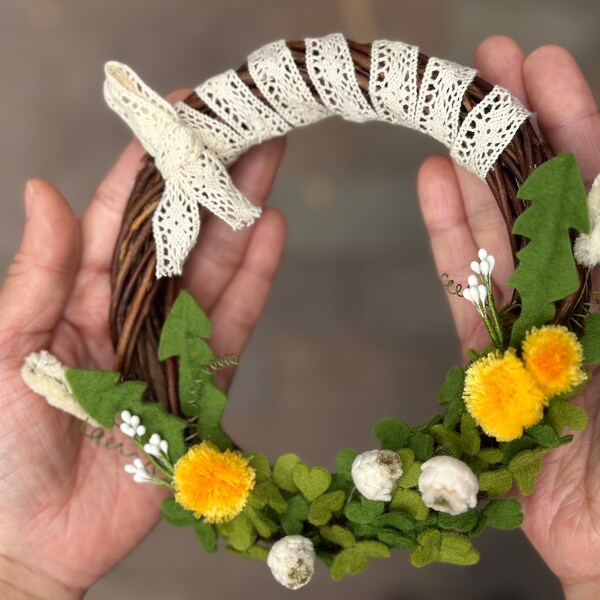 Wreath with wild flowers, dandelion and clovers, rustic wreath small wreath natural wreath door wreath wall wreath wall decor felt wreath