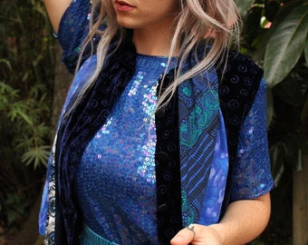 Holographic Blue Sequin T-Shirt - VINTAGE 80's Sequin Top - Oversized Top - Sequin Blouse - Festival - Periwinkle - Sparkle Shine - Medium