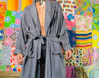 90s Silk Geometric Print Robe - Vintage Mens Silk Robe - Festival Robe - Trippy Robe - Long Silk Bath Robe - Mens Silk Robe - Geometric Robe