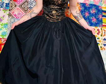 80's Gunne Sax by Jessica Mcclintock Metallic Floral Corset 80's Gunne Sax by Jessica Mcclintock Metallic Floral Corset