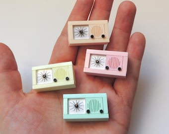 Radio-réveil miniature MCM 1:12