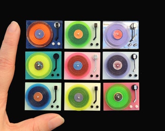 1:12 Miniature Colorful Record Player