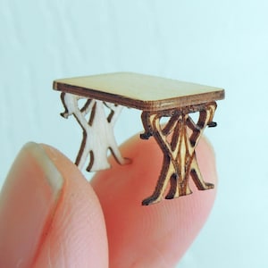 1:48 Art Nouveau Side Table KIT