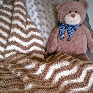 Zigzag Stripes Baby Blanket Knitting Pattern