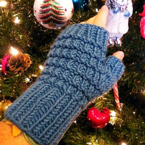 Super Quick Unisex Mitts Knitting Pattern