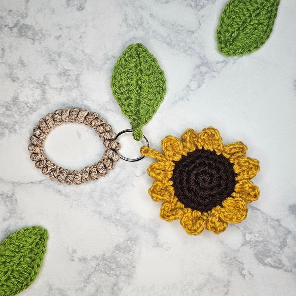 Crochet Sunflower Keychain Pattern - DIY Floral Accessory