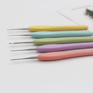 Size 0.6mm to 1.75mm Crochet Hook Thin Style Needlework Hook Pick Size