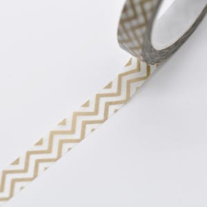 Taśma maskująca Washi Gold Chevron Wave 9 mm x 10 m rolka