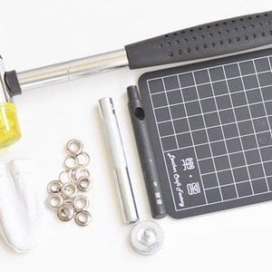 Eyelet Tool Set ---Hammer, Round Hole Punch, Eyelet Tool, Small Leather Mat