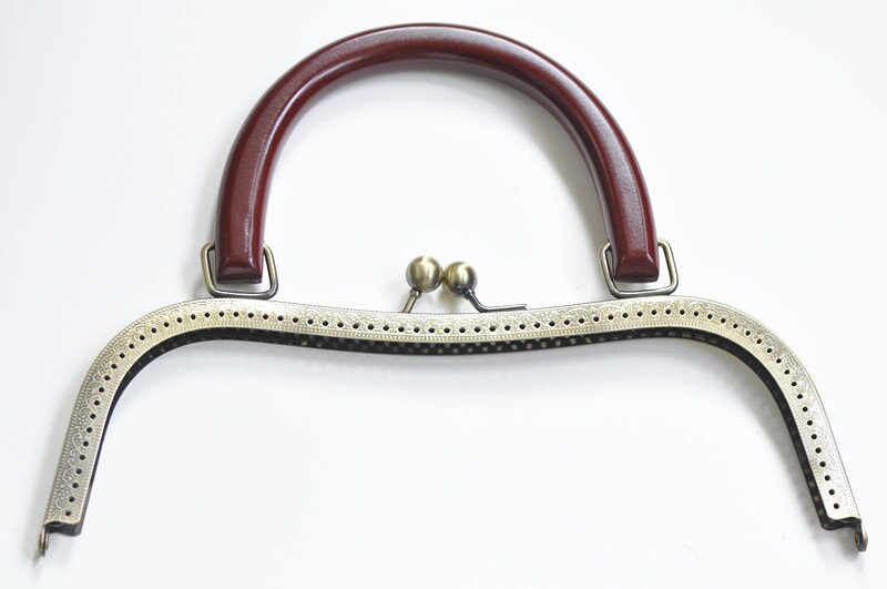 Antique Bronze Frame Handle Kiss Clasp Clutch Custom Metal Purse Clip Clasp  Bag Frames - China Metal Frame for Handbag and Bag Accessories price