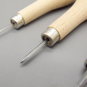 Stitching Awl for Sewing Leather Diamond Point Pick Size