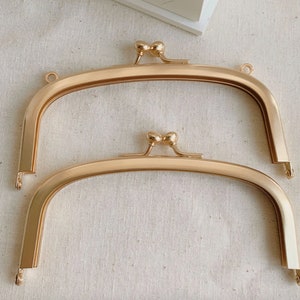 Matte Gold Purse Frame Bag Hanger 13.5cm Glue-in Style With Lovely Kiss-Lock