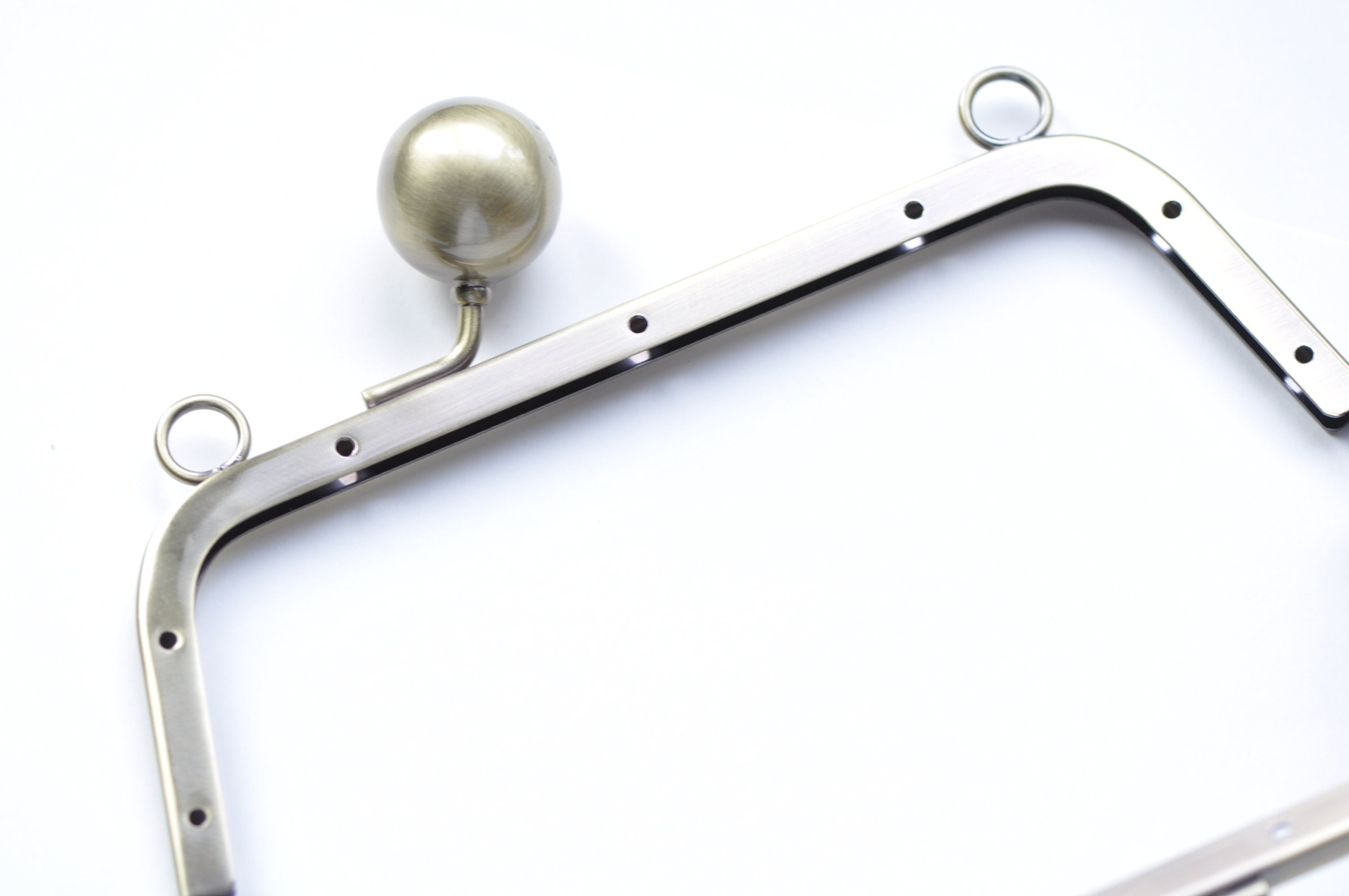 ★CRANK★EMBOSSING LOGO MINI CROSS BAG_YL★正規品/直送料込 17.5cm Bronze Metal Purse Frame With Large Kisslock Clutch