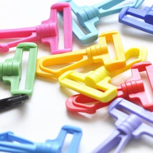 Inner Size 38mm(1.5") Rotatable Lobsters 1 Piece A Pack Pick Color