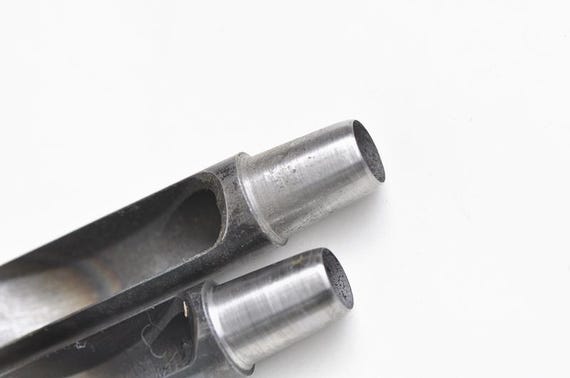 QUARKZMAN Set van 20 stuks koperen ringen met perforator, perforator, gereedschap voor oogjes voor kleding van leer, stof, zilverkleurig, 20 stuks