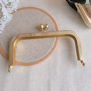 Retro Light Gold Purse Frame Glue-in Style 12 x 6.5cm