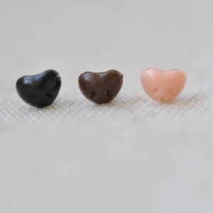 6.5x5mm  (0.25"X0.2") Triangle Animal Amgiurumi Safety Nose /Come With Washers/ Black, Brown, Flesh Toy Nose/ 5pcs A Pack