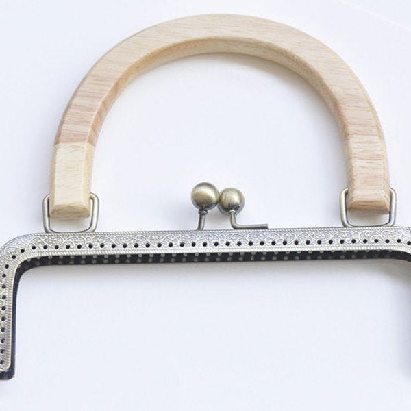 Faux Straw Wood Frame Clutch main image 1