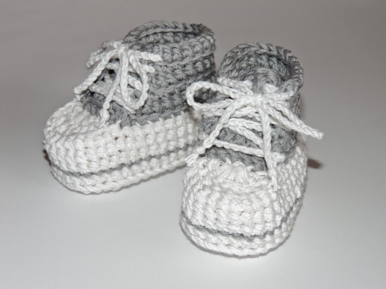 Baby booties, sneakers, crochet all star, baby shower gift, newborn gift, baby girl, baby boy, first shoes with name image 5