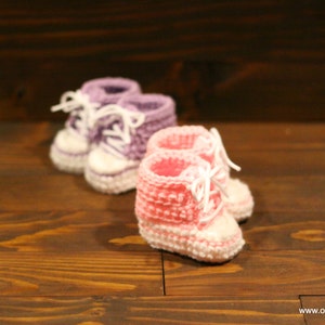 Baby booties, sneakers, crochet all star, baby shower gift, newborn gift, baby girl, baby boy, first shoes with name image 3