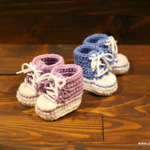 Baby booties, sneakers, crochet all star, baby shower gift, newborn gift, baby girl, baby boy, first shoes with name image 2