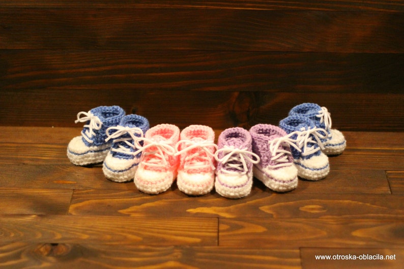 Baby booties, sneakers, crochet all star, baby shower gift, newborn gift, baby girl, baby boy, first shoes with name image 1