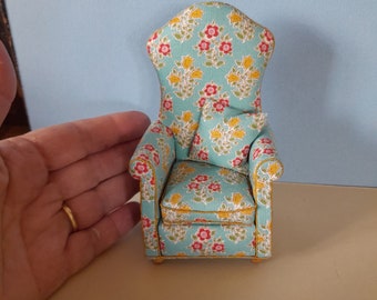 Beautiful 12th scale hand made chair by j lucas