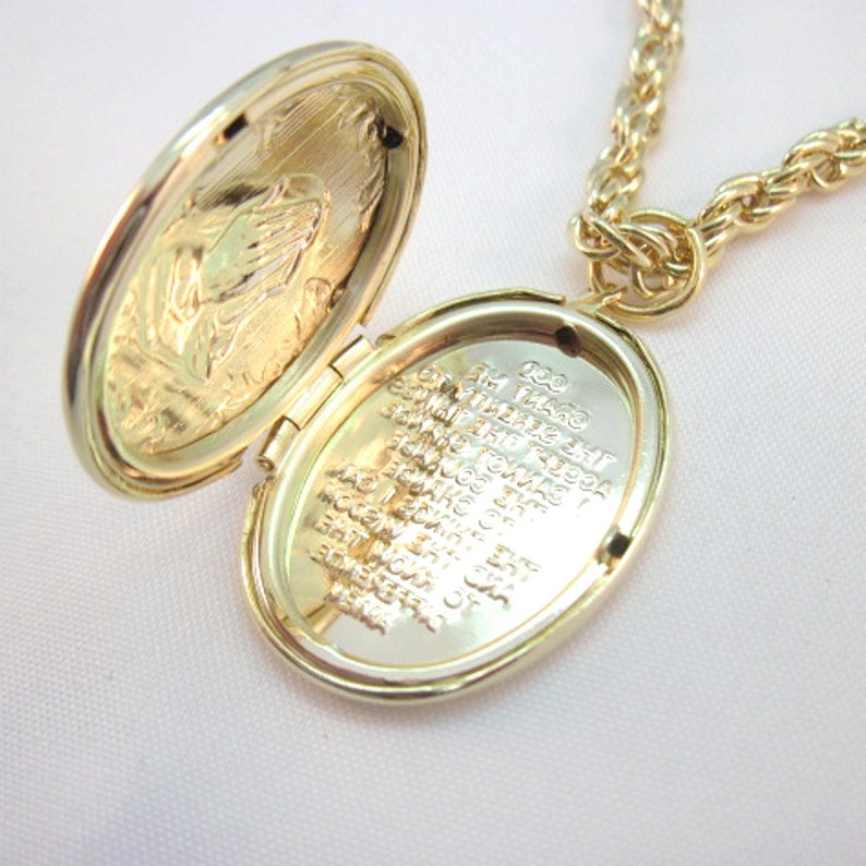 hands not centered!!! Praying Hands Pendant Serenity Prayer GEP Locket with Rope Chain