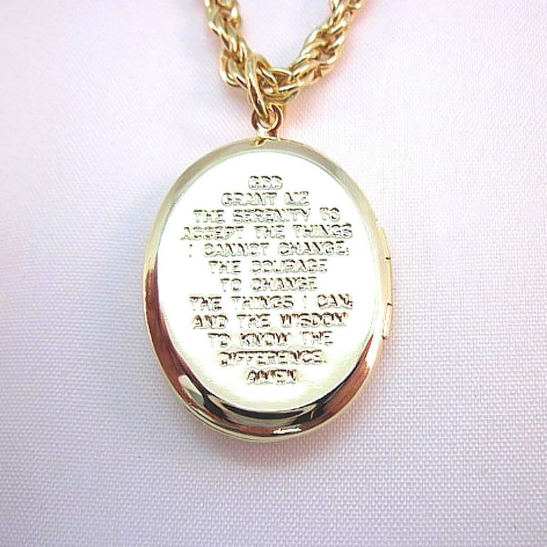 hands not centered!!! Praying Hands Pendant Serenity Prayer GEP Locket with Rope Chain