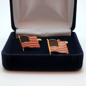 Vintage USA American Flag Goldtone Cufflinks in Velvet Box