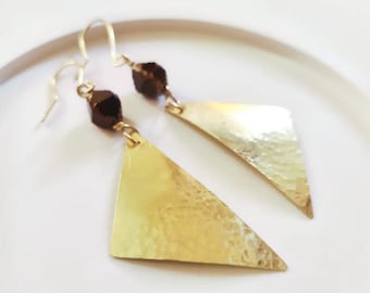 Pendant earrings hand-crafted brass hammered with black and gold biconic stone
