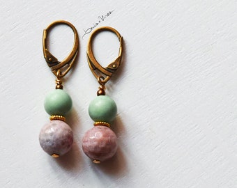 Short earrings with light pink agata