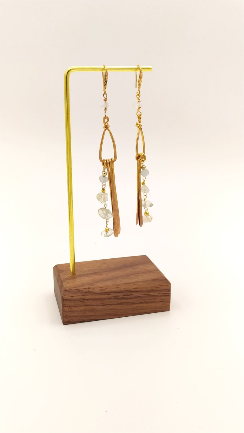 pendants hammered golden thread splinters of green fluorite Long earrings