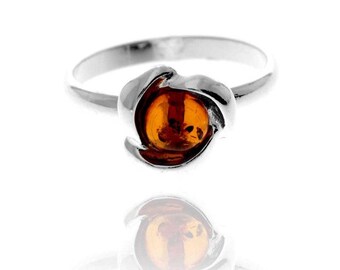 925 Sterling Silver & Genuine Baltic Amber Celtic Classic Ring - 7115