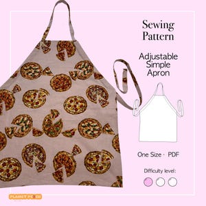 Może przedstawiać: Beżowy, regulowany fartuch z wzorem pizzy. Fartuch ma powtarzający się wzór całych pizz i kawałków pizzy. Widoczny jest tekst "Sewing Pattern" i "Adjustable Simple Apron". Poziom trudności jest wskazany przez trzy różowe kółka.