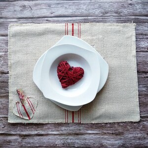 Red grain sack placemat set, primitive valentines plate mat table decor image 1