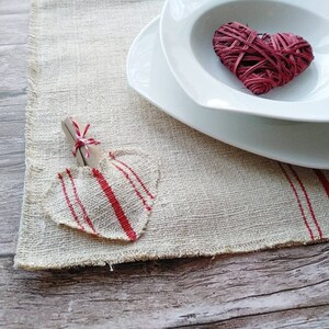 Red grain sack placemat set, primitive valentines plate mat table decor image 2