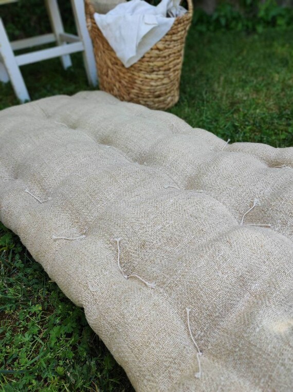 Farmhouse style bench hot sale cushion