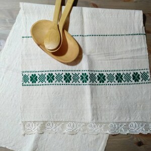 Green Vintage Linen Tea towel,Primitive Farmhouse Dishcloth with Crochet Lace, Green Embroidered Hand towel (KT089)