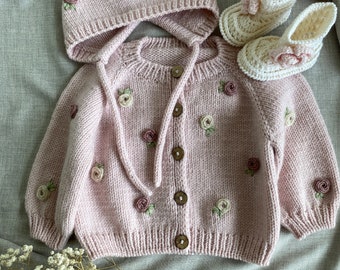 Hand knit baby cardigan, Embroidered roses knitwear, Kids clothing, Cosy flowers jacket, Knit sweater, merino wool, Vintage knit, Baby set