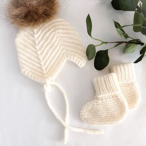 Hat and booties for baby with natural fur